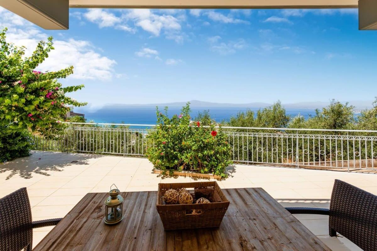 Aigli Fully Equipped Getaway - Seaview Lux Retreat Villa Kalamáta Eksteriør bilde