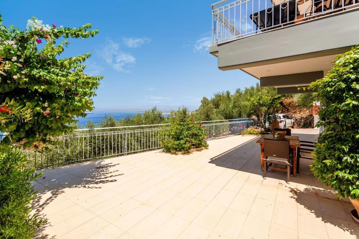 Aigli Fully Equipped Getaway - Seaview Lux Retreat Villa Kalamáta Eksteriør bilde